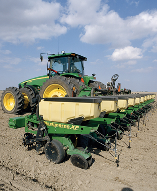 Deere, Dawn Equipment Form Strategic Alliance
