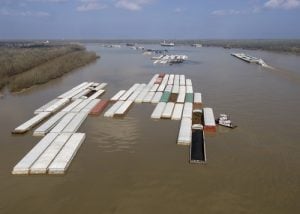 Rising water on the Mississippi River will force the U.S. Army Corps of Engineers to close numerous locks on the major shipping waterway for the second time in a month, from central Iowa to central Missouri.