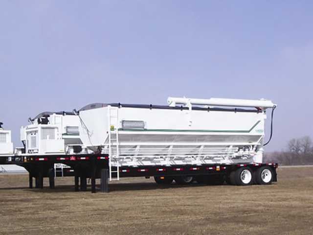 Fertilizer Tenders Tackle Corn Acres