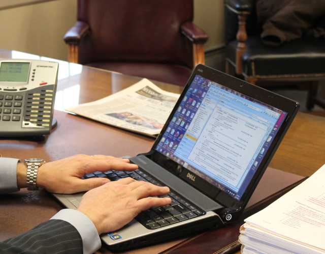 5 Key Benefits Of Attending A Webinar