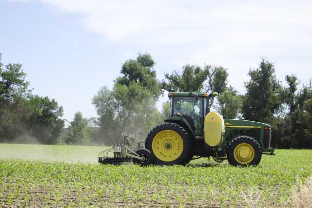 El Niño, Nitrate Loss Reduction Among Topics At University of Illinois Crop Management Conferences