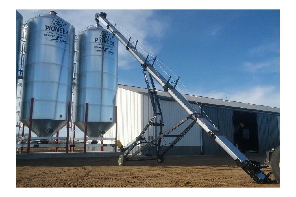 USC’s Seed Series Bin Fill Conveyor safely and quickly moves seed from truck to bin.