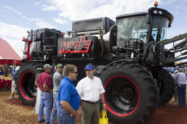 Hagie Announces New Ames Facility