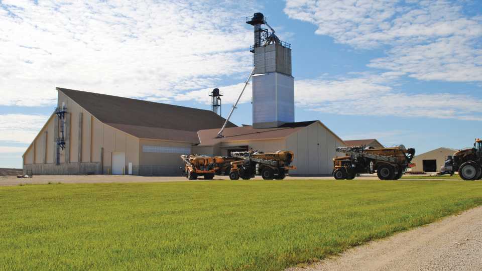Report: Mega-Mergers Alter Landscape for Ag Retailers