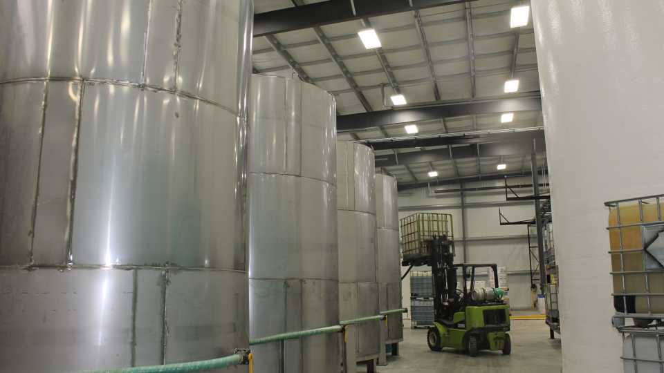 Liquid Tanks at Asmus Farm Supply
