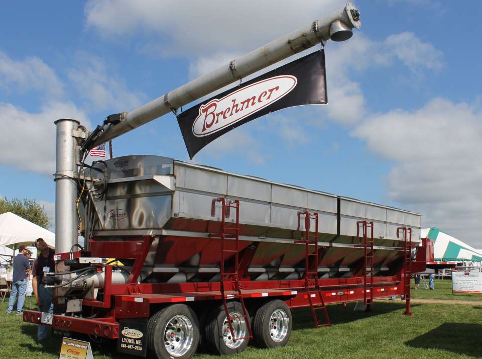 Brehmer 32 Ton Overhead Fertilizer Tender Trailer