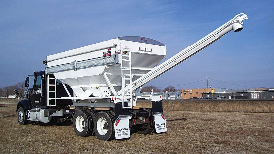 Simonsen SMC4816S 16 Ton Rear Auger Tender