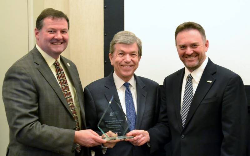 ARA Recognizes Blunt, Heitkamp For Legislative Efforts Supporting Agriculture