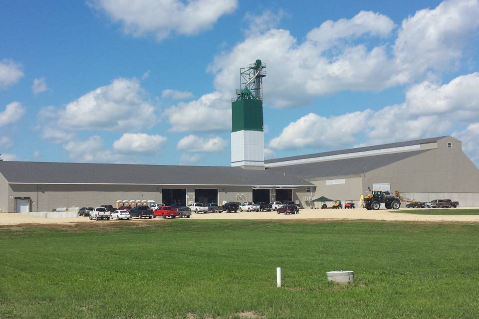 Stueve Construction Increases Efficiency for Three Ag Cooperatives