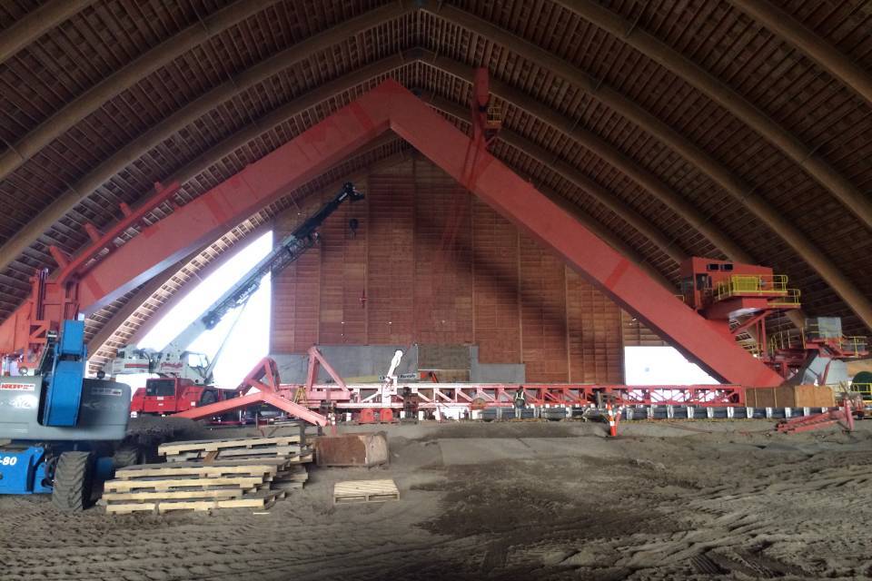 Portal-Stacker-Reclaimer-is-being-installed-inside-the-barrel-dome.