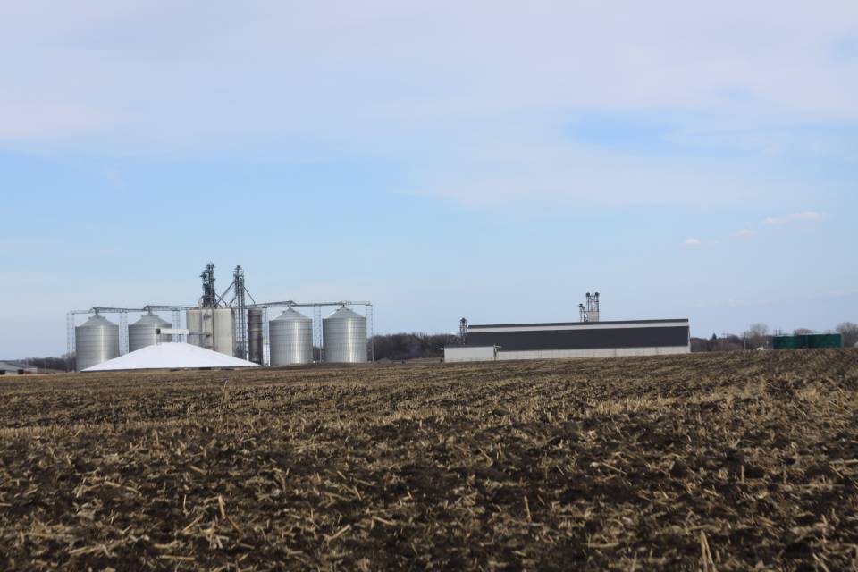 The-facility-has-52800-tons-of-dry-fertilizer-storage.