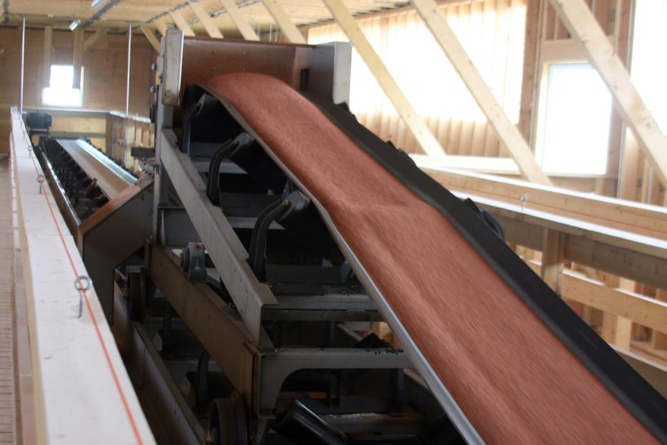All-American-Coops-new-250-plus-TPH-tripper