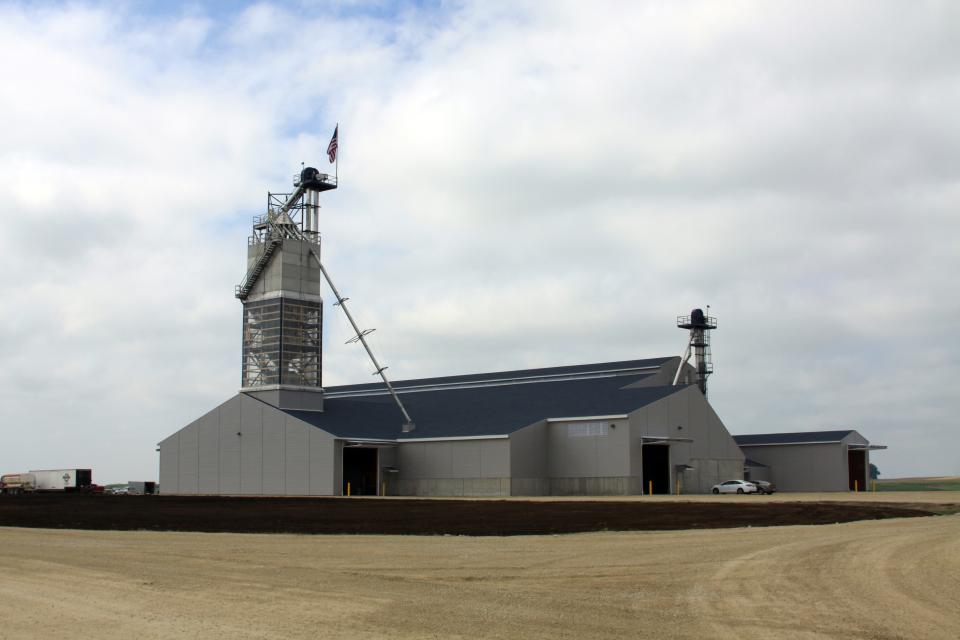 All-American-Coops-new-Progressive-Ag-Center
