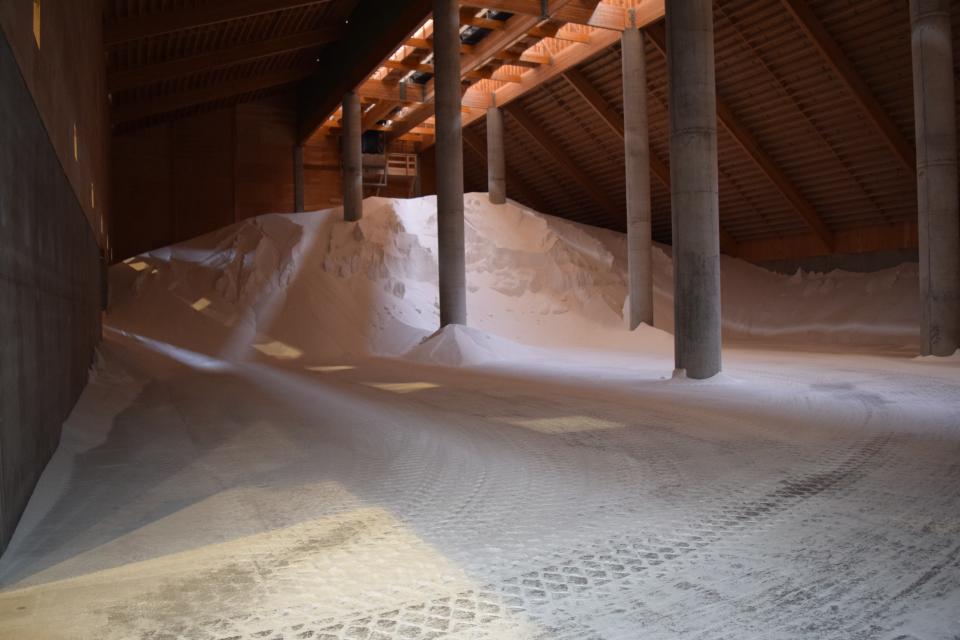 Fertilizer-storage-bin