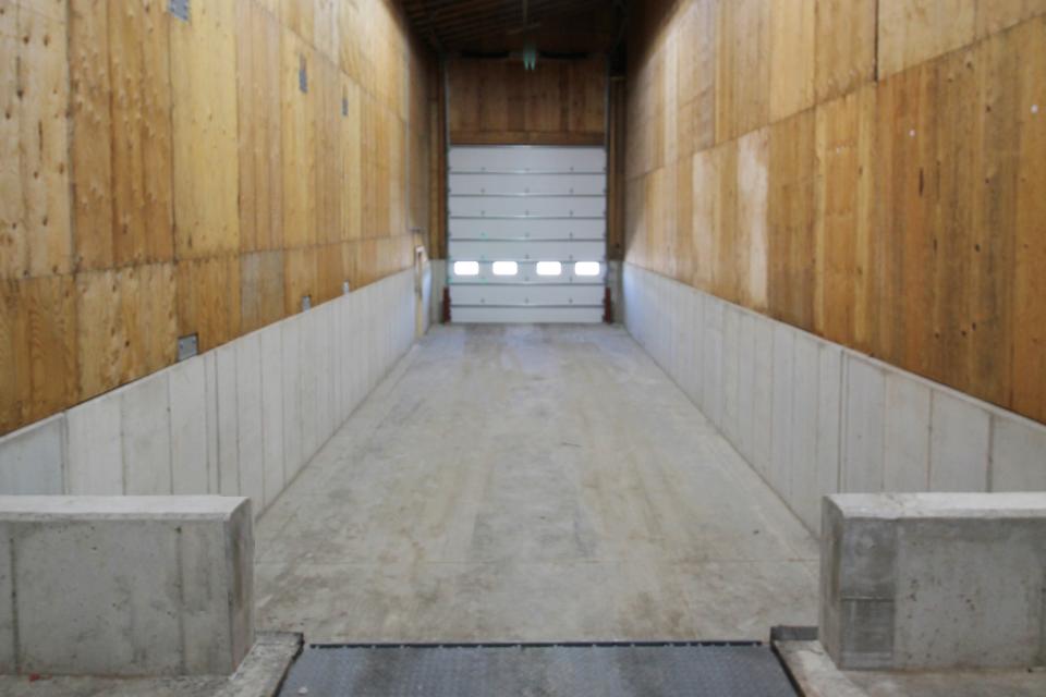 Truck-dock