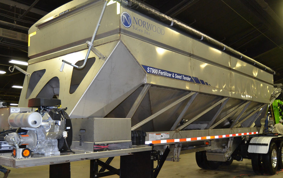 ST900 Fertilizer and Seed Tender