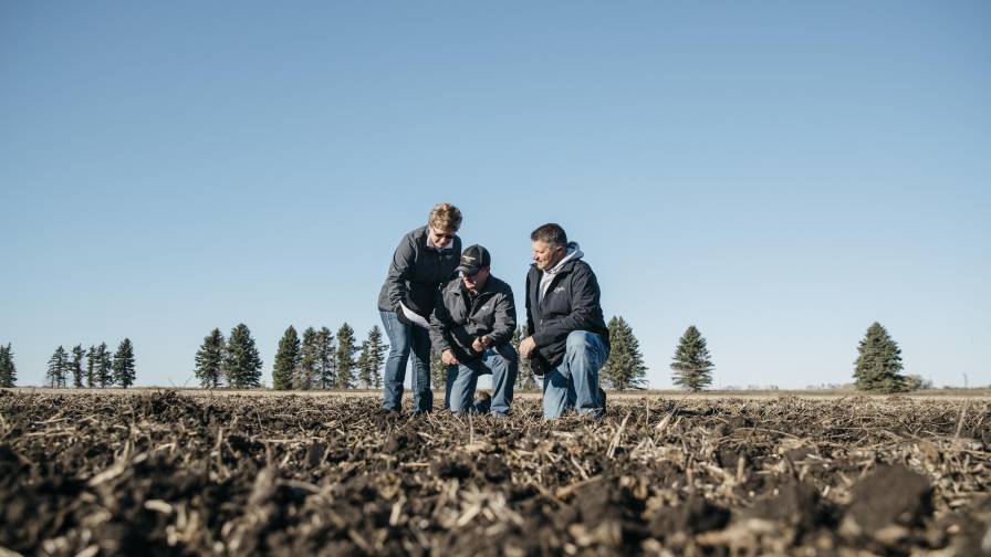 Ag Retail and Customer Efforts Pave the Way Toward Nutrient Stewardship, Cleaner Water