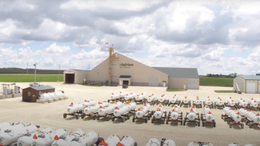 John Deere and Nutrien Ag Solutions Announce Release of Advanced Digital Connectivity