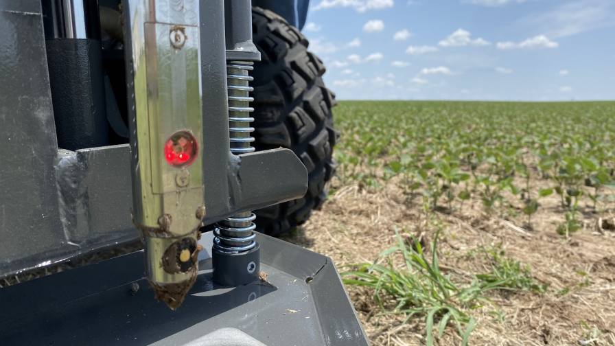 No ground engaging components, except at probe locations, creates a wide mapping window for the Veris’ CoreScan. Photo: Veris Technologies