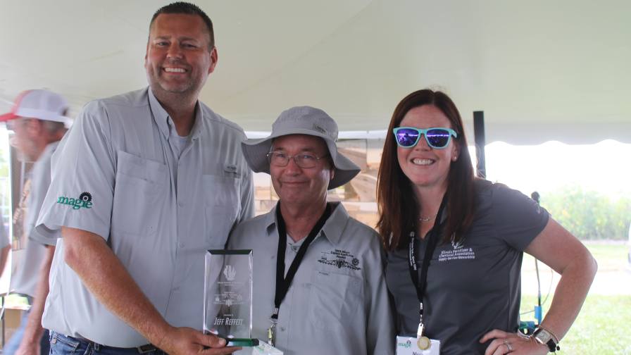 Nutrien Employee Named Illinois Custom Applicator of the Year